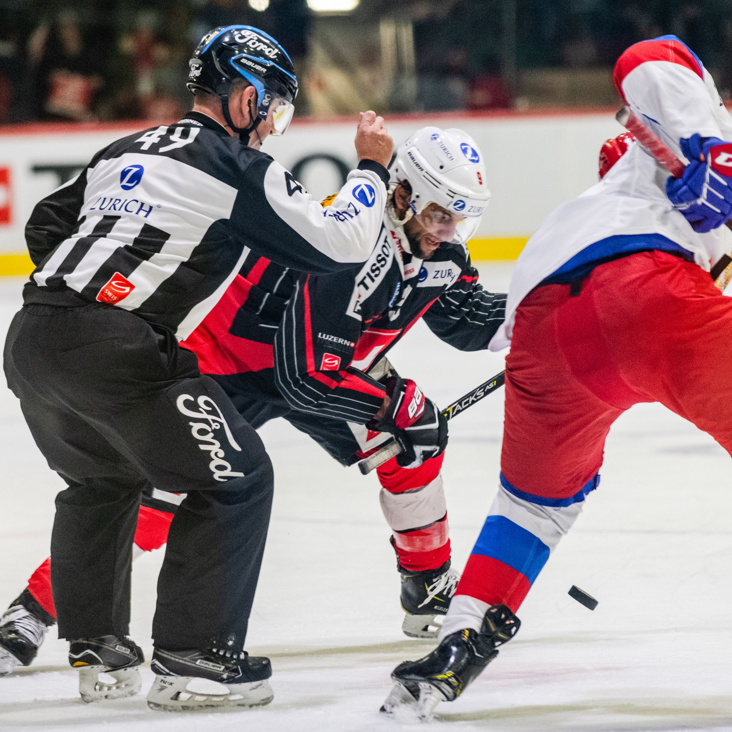 Referee_5.jpg Referee_5.jpg