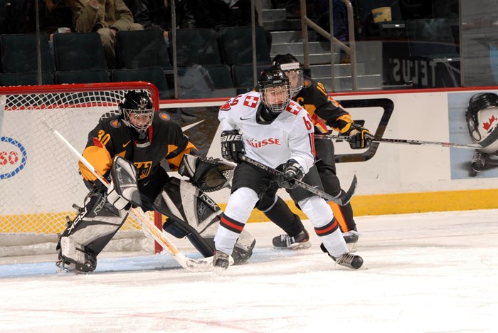 SUI-GER - Betrieb vor Tor GER.jpg SUI-GER - Betrieb vor Tor GER.jpg